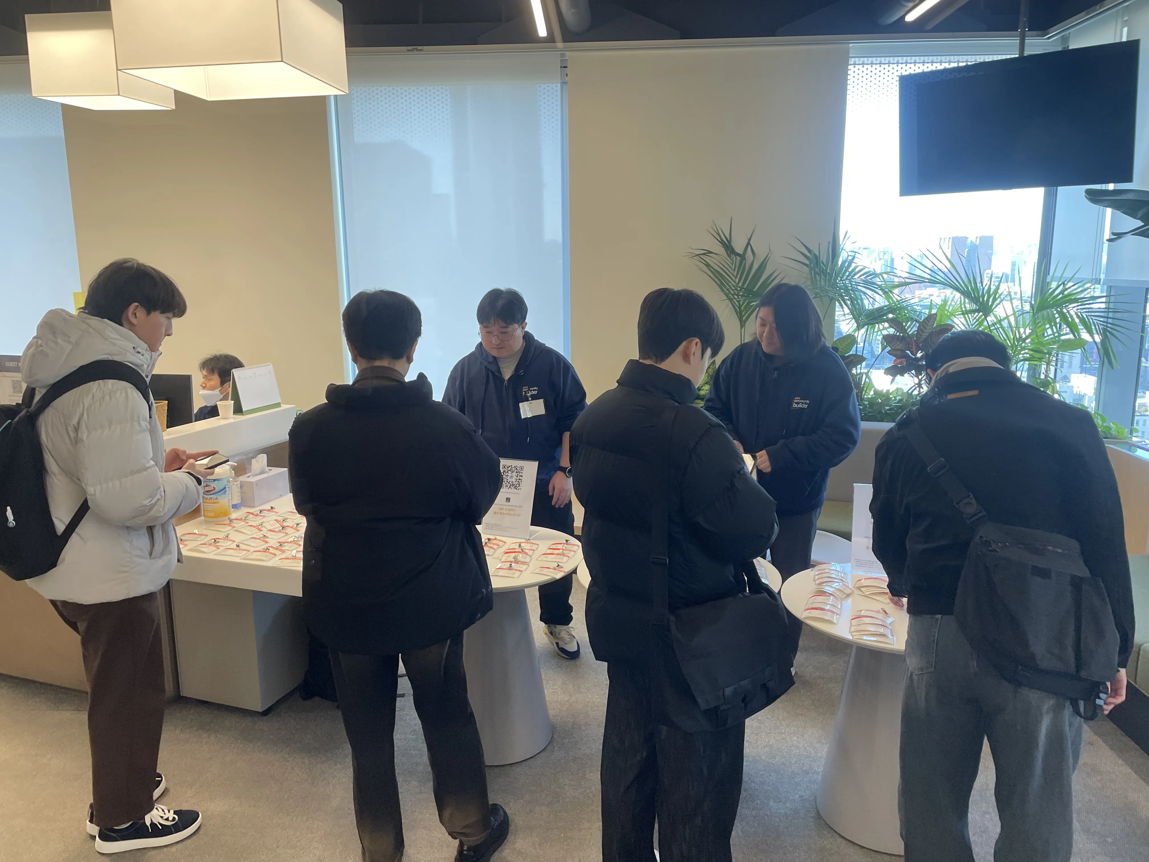 뱃지 픽업 공간